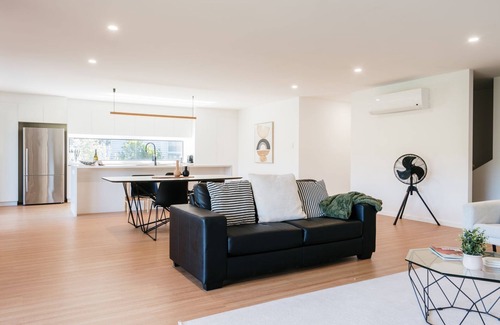 South Launceston House | Tree Top Treasure ITAS