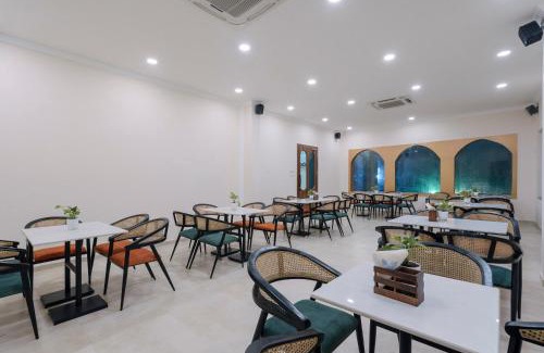 Jadupur Hotel | Treebo Premium Aasma Courtyard