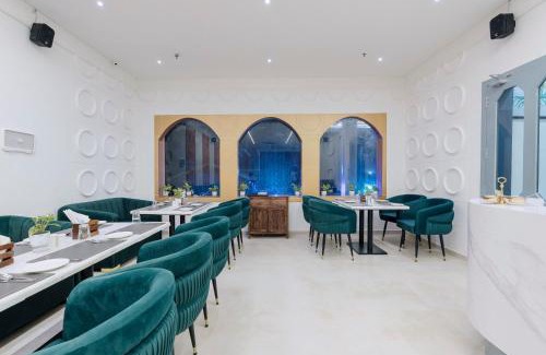 Jadupur Hotel | Treebo Premium Aasma Courtyard