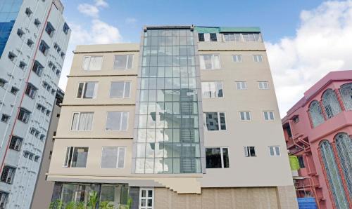 Kolkata Hotel | Treebo Premium The Crystal, Chinar Park