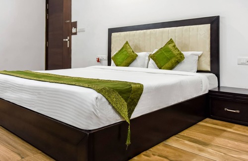 Jalandhar Hotel | Treebo Red Petal Jalandhar
