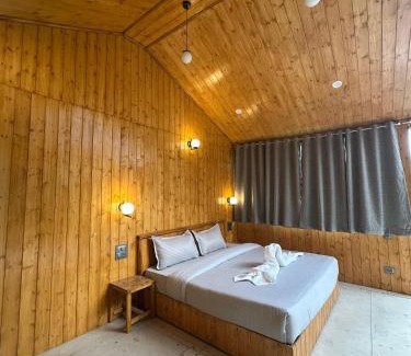 Banjar Ski Chalet | TreeHouse by The Woodpecker Inn Jibhi