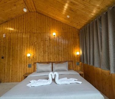 Banjar Ski Chalet | TreeHouse by The Woodpecker Inn Jibhi