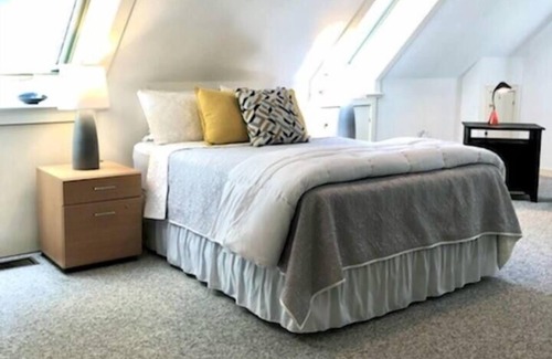 Manchester Center Apartment | Treehouse Guest Suite in Manchester