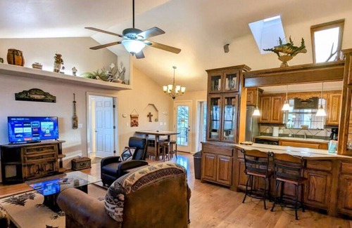 Davis House | Treehouse Hideaway- Your home away from home