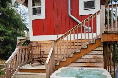 Snohomish House | Treehouse Place at Deer Ridge Ole Mill