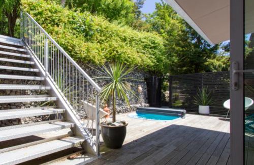 Arthur's Point House | Treehouse Spa Escape - Private Spa Pool