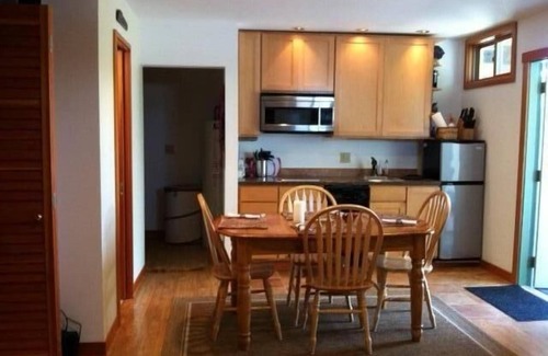 Friday Harbor Condo | Treehouse Suite - Downtown - Walking Distance to Ferry, Stores, Restaurants!