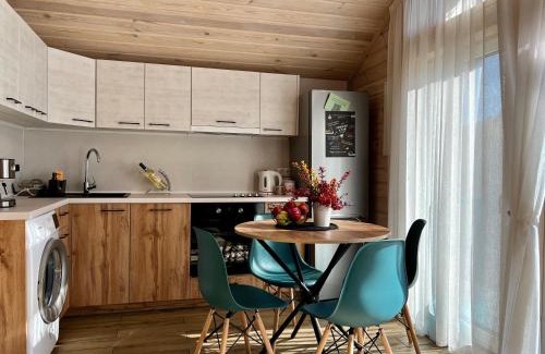 Klavdiyevo-Tarasove House | Treeskit House