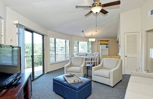 Lakeway House | Treetop Bungalow - shared community Pool/Hot Tub #18