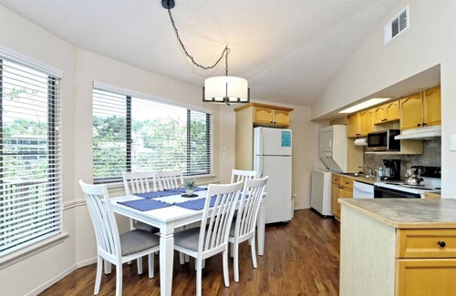 Lakeway House | Treetop Bungalow - shared community Pool/Hot Tub #18