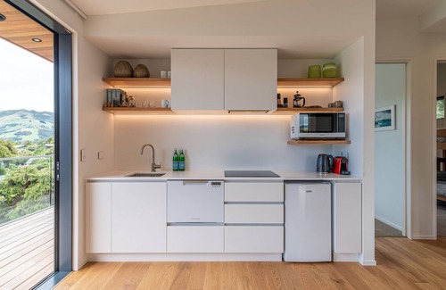 Akaroa House | Treetop Retreat - Takamatua Holiday Home