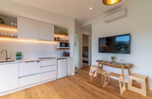 Akaroa House | Treetop Retreat - Takamatua Holiday Home