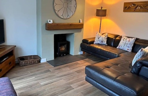 Cwmbran Cottage | Tregaron Cottage, Upper Cwmbran