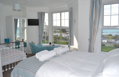 St Ives House | Tregony Guest House