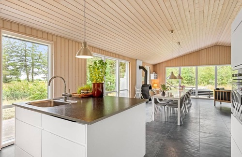 Mosevra House | "Trena" - 1.2km to the fjord by Interhome