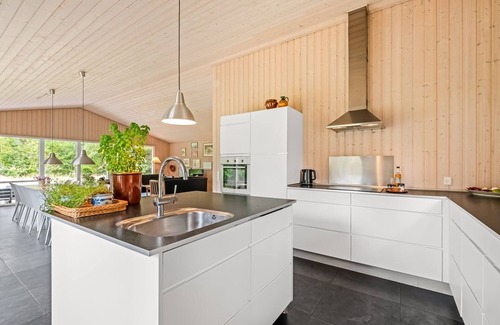 Mosevra House | "Trena" - 1.2km to the fjord by Interhome