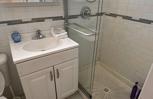 Sutton Place House | Trendy 5-Bedroom Home in Prime Location!