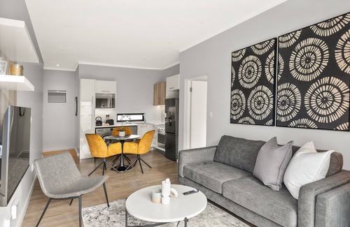 Greater Johannesburg Metropolitan Area Apartment | Trendy | Brand New | 2 Bed | Rosebank