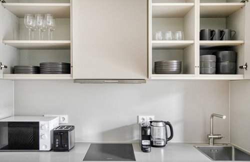 West Berlin Centre Apartment | Trendy Charlottenburg Studio w/ Gym, near Kurfürstendamm, by Blueground