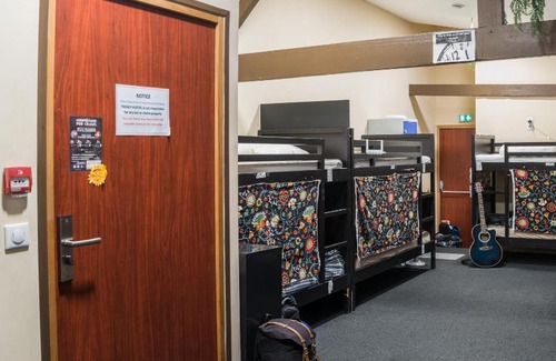 Petit-Ivry Hostel | Trendy Hostel