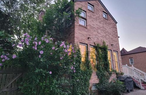 Stevensville House | Trendy Lake Michigan Getaway - Pet Friendly