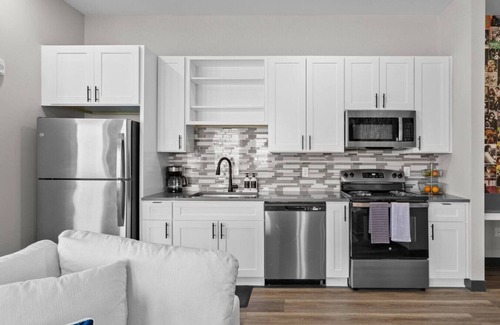 South Nashville Apartment | Trendy Penthouse in Nashville - 2BR & Bach Vibes!
