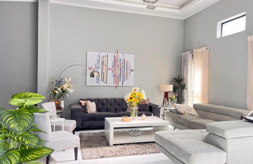 Cape Town House | Trendy spacious house with continuous wifi even during load shedding within Century City area