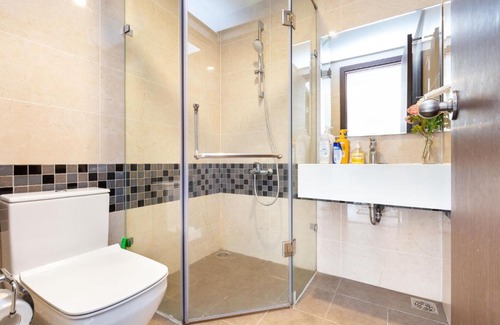 Bach Dang Riverside Apartment | TRESOR AND ROYAL, ONE BIG BEDROOM IN CENTER