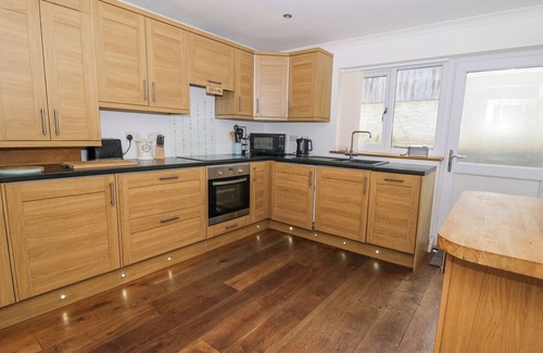 Goodwick Cottage | TREVONE, pet friendly, country holiday cottage in Goodwick