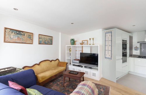 Chysauster Apartment | Trevow - modern apartment with parking In Penzance, close to sea