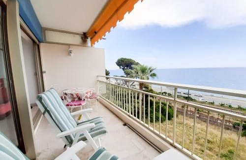 La Croix des Gardes Apartment | Trident A