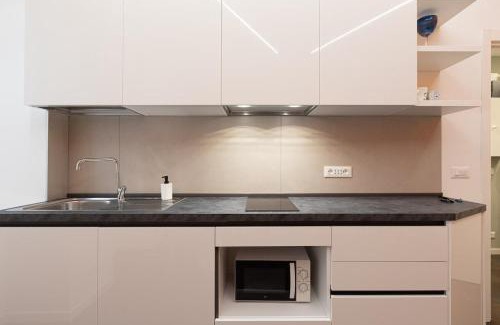 Citta Nuova-Barriera Nuova-San Vito-Citta Vecchia Apartment | Trieste Central Station Modern Apartment
