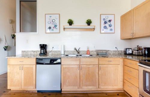 Downtown Apartment | Trifecta 2BR Modern & Spacious Superhost