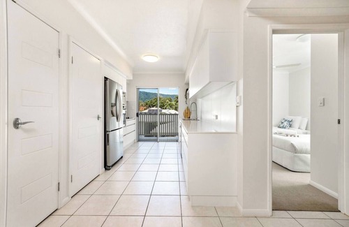 Kewarra Beach Apartment | Trinity Beach Bliss Experience Tropical Living