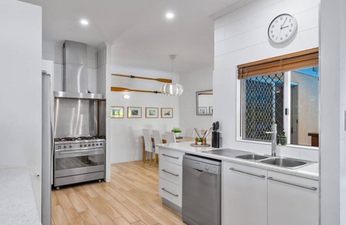 Trinity Beach House | Trinity Beach Family Getaway 4BR, Sleeps 10 - Pool