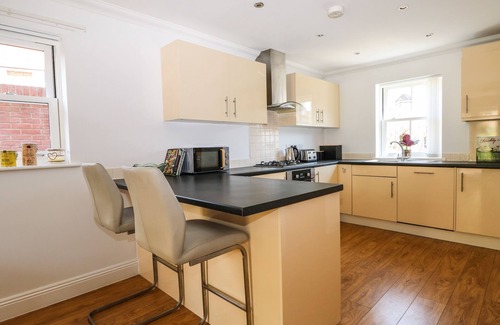 Christchurch Cottage | TRINITY COTTAGE, pet friendly, with a garden in Christchurch