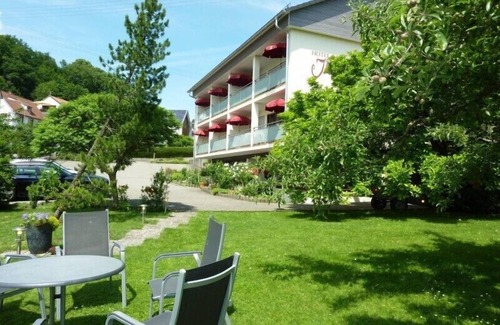 Sigmaringen Apartment | Triple room with bath or shower and WC