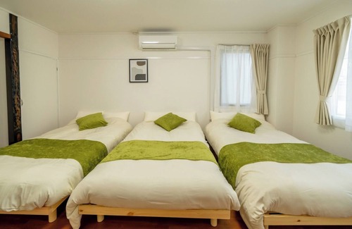 Minato Hotel | Triple room with private bathroom 211/Osaka Ōsaka