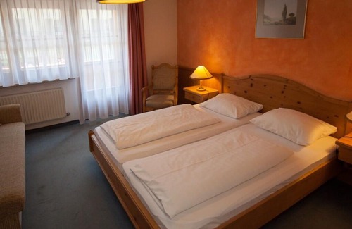 Annaberg im Lammertal Hotel | Triple room with shower, WC - Sporthotel Dachstein West
