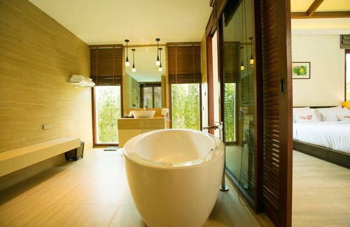 Cha-am Hotel | Triple Tree Beach Resort