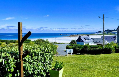 Trevou-Treguignec Apartment | Triplex for 5 people with sea view terrace 100 m from Trestel beach