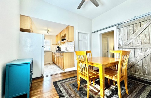 Upland House | Trojan Hideaway on First Street