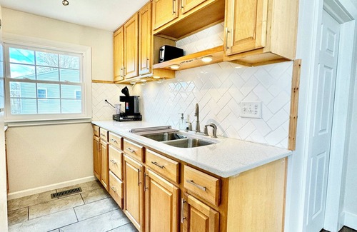 Upland House | Trojan Hideaway on First Street