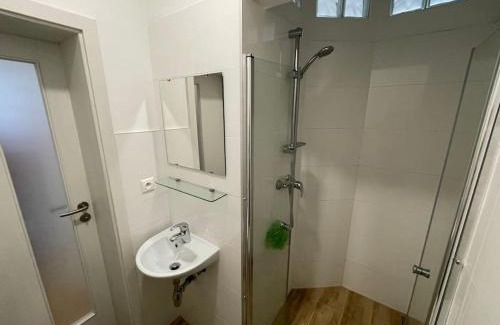 Samorin Apartment | Trojizbový byt vzdialený 800 m od X bionic Shere s dvoma kúpeľňami