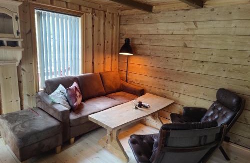 Stranda House | Tronstadbu- 1800s Cabin near Geirangerfjord & Slogen Hike