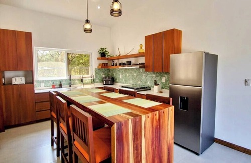 San Juan del Sur House | Tropical 3-bedroom house in vibrant San Juan del Sur - Walk to the beach!