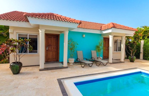 La Mulata Villa | Tropical 6 bedroom villa with private pool and bbq area