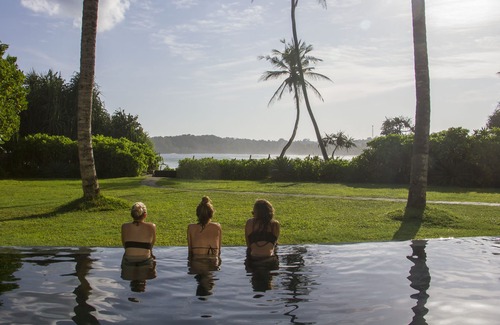 Devinuwara Villa | Tropical Beach House With Direct Beach Access