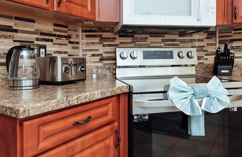 Indian Point House | Tropical Breeze House 3 Bedroom